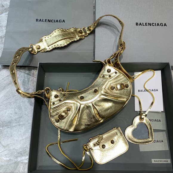 Gold bag - Picture 1 of 1